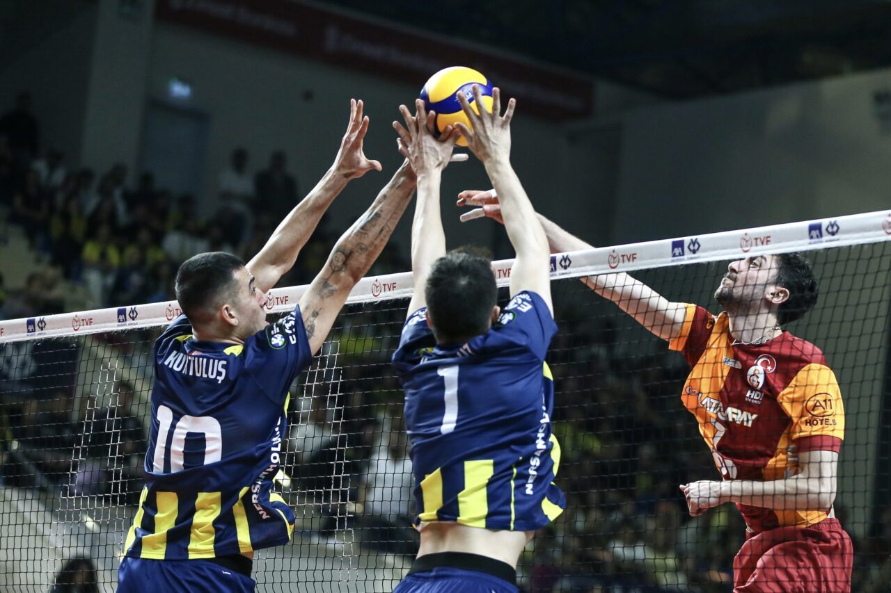 - Galatasaray HDI Sigorta: 3 Fenerbahçe Medicana: 1 
- Finale