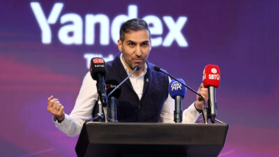 - AK Parti Grup Başkanı Abdullah Güler:
- "Birilerinin esiri, birilerinin