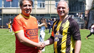 - Taksimspor ile Beyoğluspor arasında oynanan maç 3-3 berabere tamamlandı