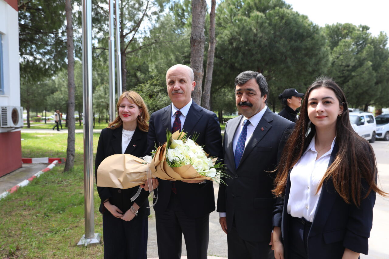 İZMİR (AA) – Yükseköğretim Kurulu (YÖK) Başkanı Prof. Dr. Erol