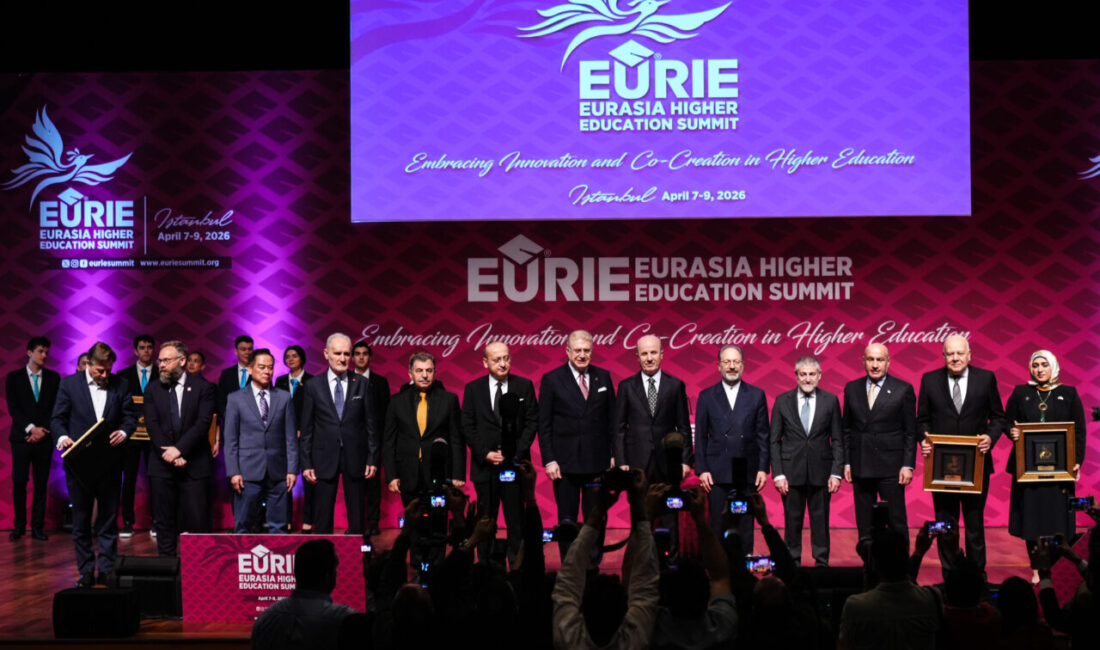 - "Yükseköğretime erişimi önemli ölçüde genişleten kitleselleşme aşamasını büyük ölçüde