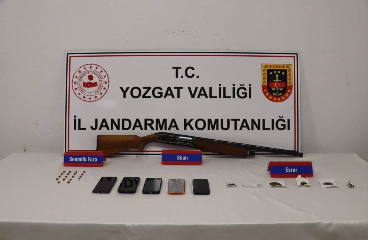 YOZGAT (AA) – Yozgat ve Ankara'da düzenlenen uyuşturucu operasyonunda 5