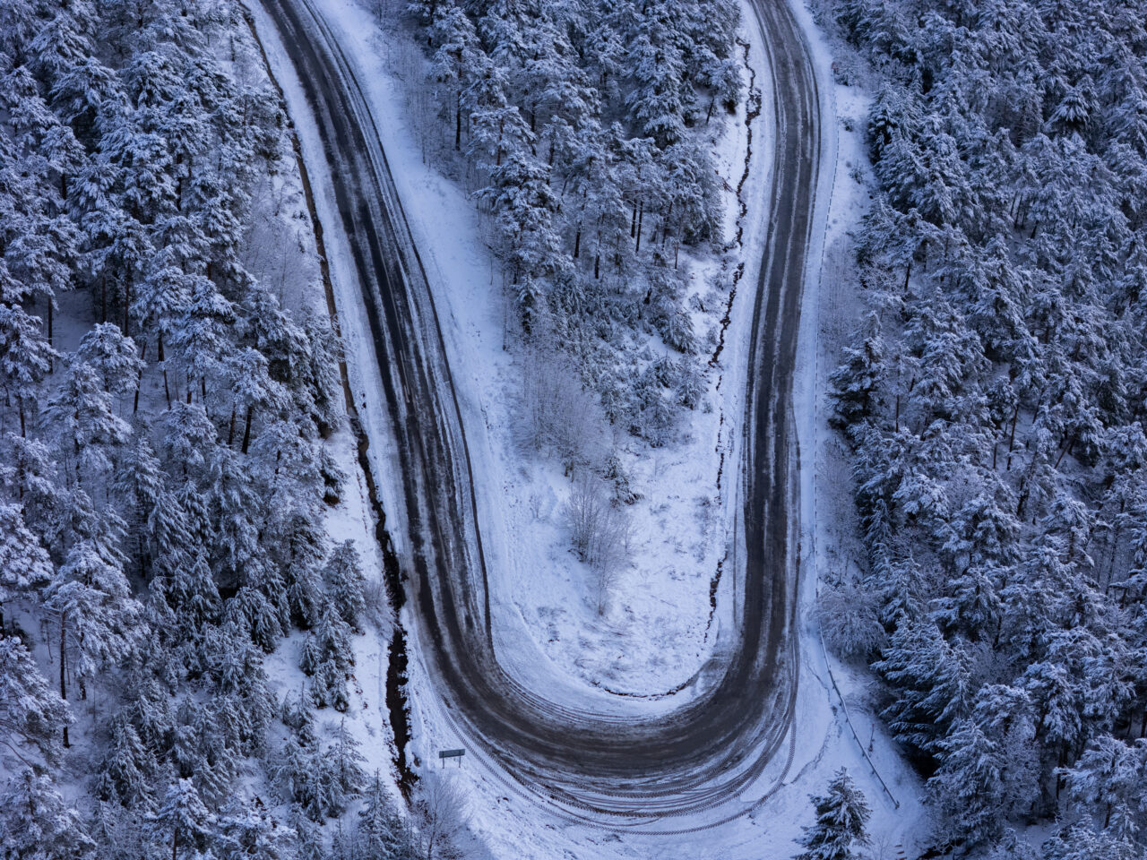 YOZGAT (AA) – Yozgat'ın Akdağmadeni ilçesinde nisan ayında kar yağışı