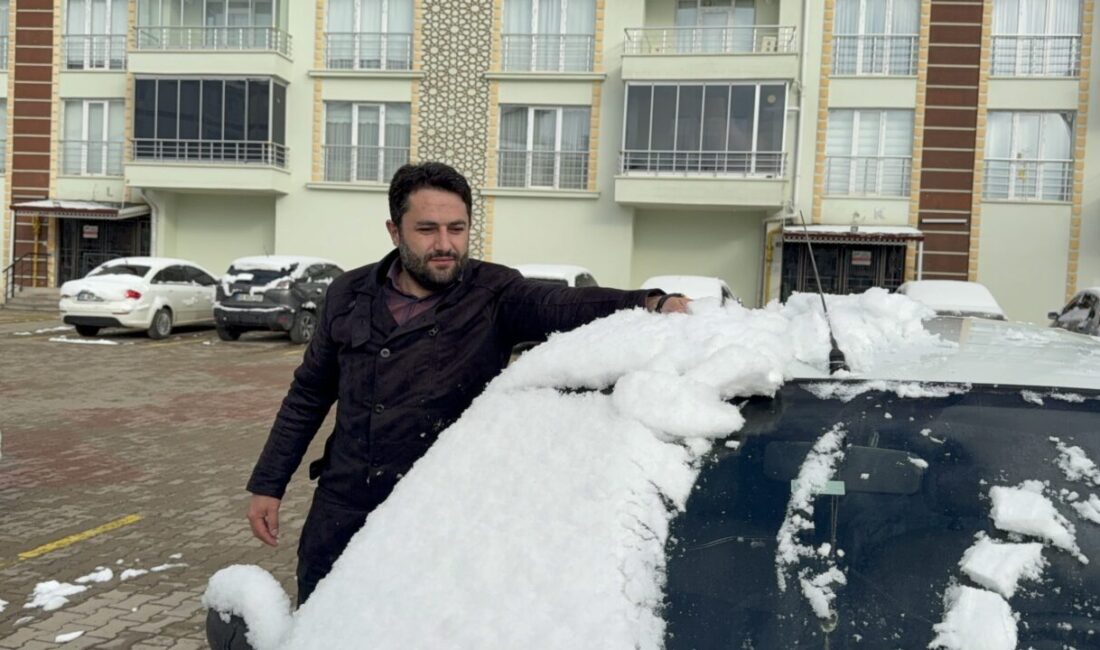 YOZGAT (AA) – Yozgat kent merkezi, nisan ayında kar yağışı