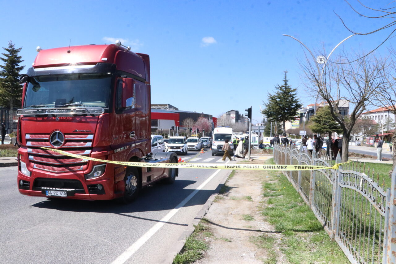 YOZGAT (AA) – Yozgat'ta tırın çarptığı yaşlı adam hayatını kaybetti.