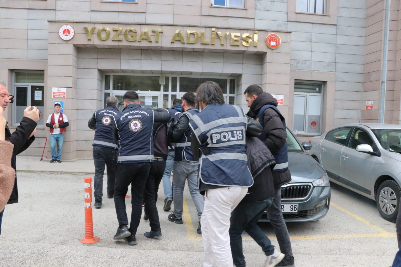 - Göçmen kaçakçılığı iddiasıyla 6 zanlı tutuklandı