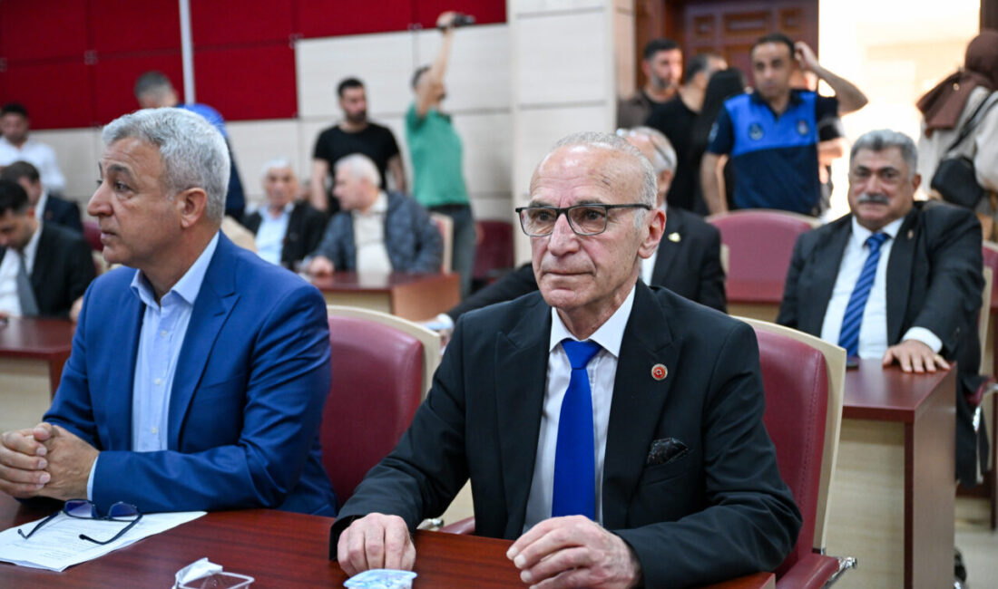 ADANA (AA) – Adana'da, Yüreğir Belediye Başkanı Ali Demirçalı'nın görevden