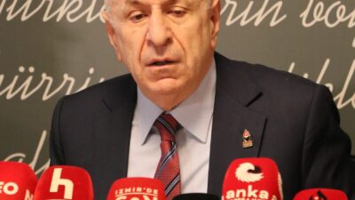 İZMİR (AA) – Zafer Partisi Genel Başkanı Ümit Özdağ, İzmir'de