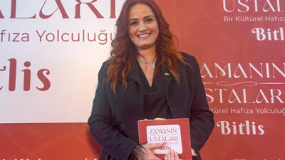 - Belgeselin yapımcısı ve yönetmeni Doç. Dr. Gözde Sunal:
- "Belgeselde