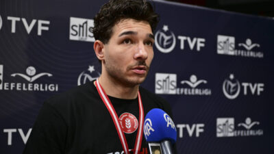 - Başkent ekibinin başantrenörü Mustafa Kavaz:
"Üç kupanın çok hikayesi var