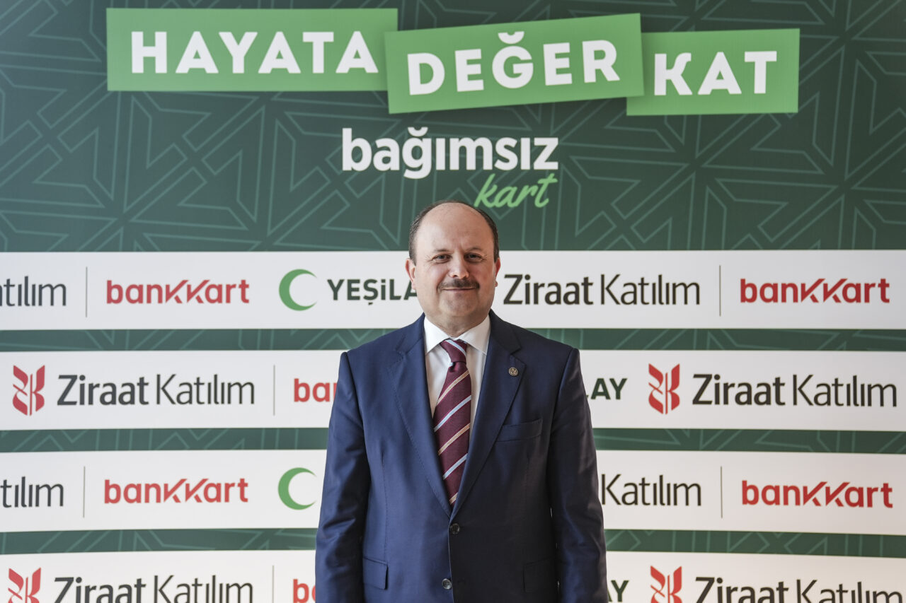 - Ziraat Katılım Bankası Genel Müdürü Metin Özdemir:
- "Ailelerimizin ve