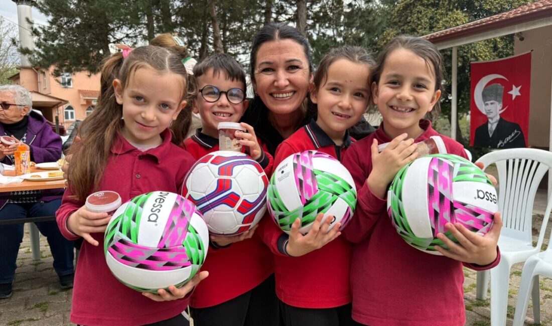 ZONGULDAK (AA) – Zonguldak’ta gazeteciler, 19 yıl önce onardıkları köy