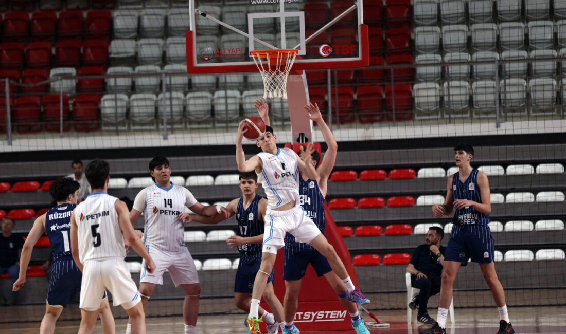 SİVAS (AA) – Türkiye Basketbol Federasyonu tarafından düzenlenen 18 Yaş