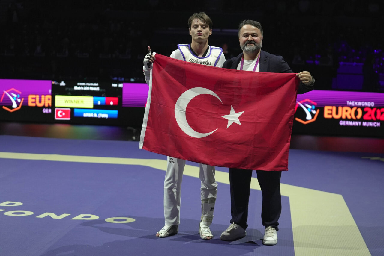 - Milli sporcu 20 yaşındaki Berkay Erer, çıktığı 5 maçta