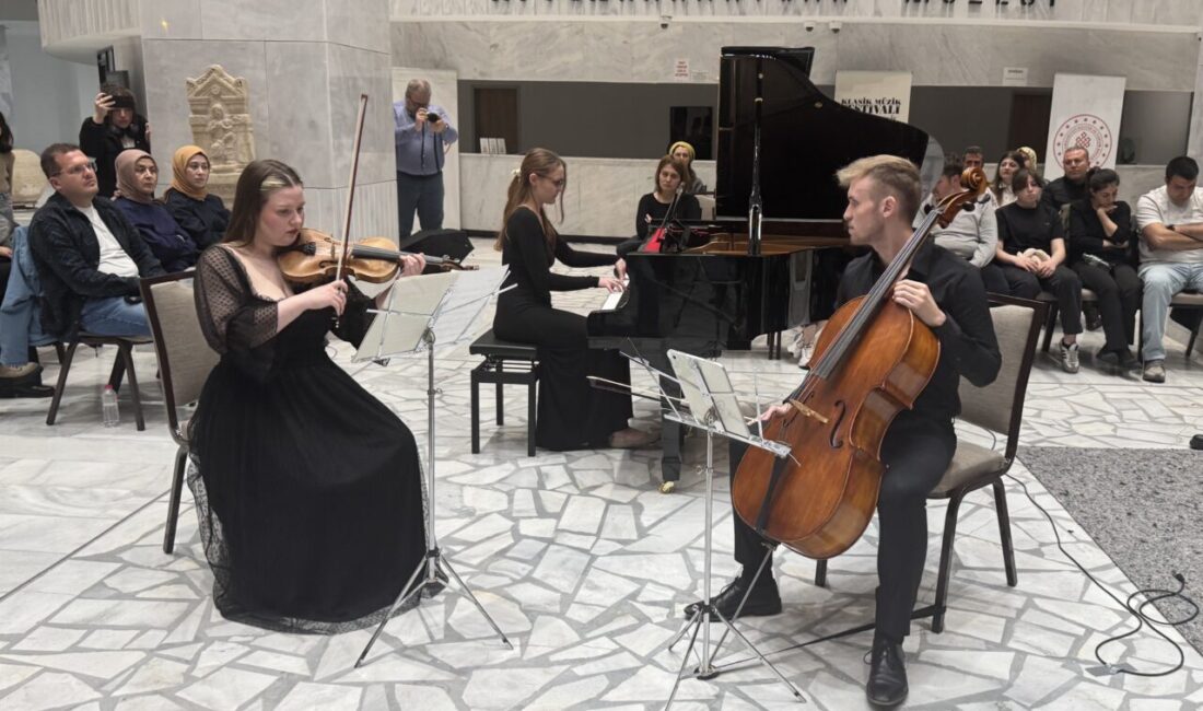 AFYONKARAHİSAR (AA) – 25. Afyonkarahisar Klasik Müzik Festivali'nin beşinci gününde