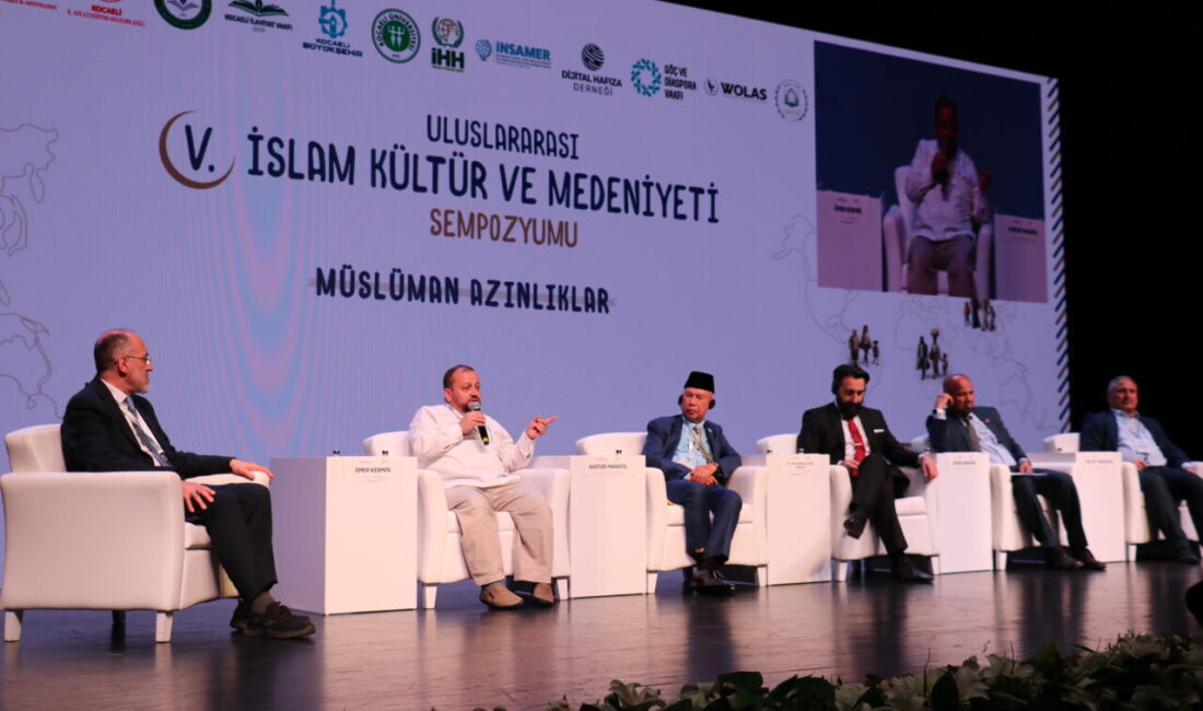 - Arakan Rohingya Ulusal Konseyi Temsilcisi Enver Arakani:
- "Myanmar rejimi,