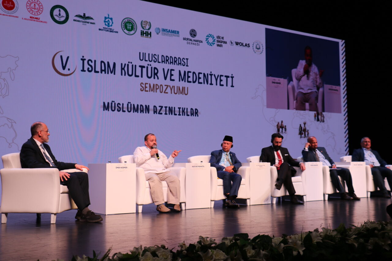 - Arakan Rohingya Ulusal Konseyi Temsilcisi Enver Arakani:
- "Myanmar rejimi,