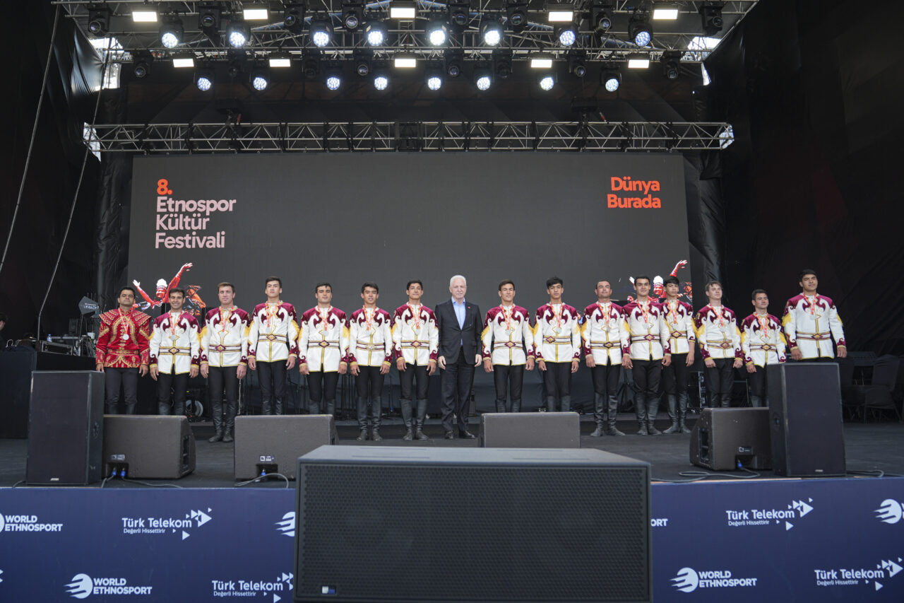 - Atatürk Havalimanı'nda 4 gün süren festivalin kapanış töreni gerçekleştirildi