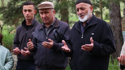 BAYBURT (AA) – Bayburt-Trabzon arasındaki Soğanlı Dağı'nda karla mücadele çalışmalarını