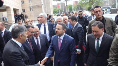 - "Bizim derdimiz kendisini imtiyazlı görenlerin hukuku, seçkinlerin ayrıcalığı ya
