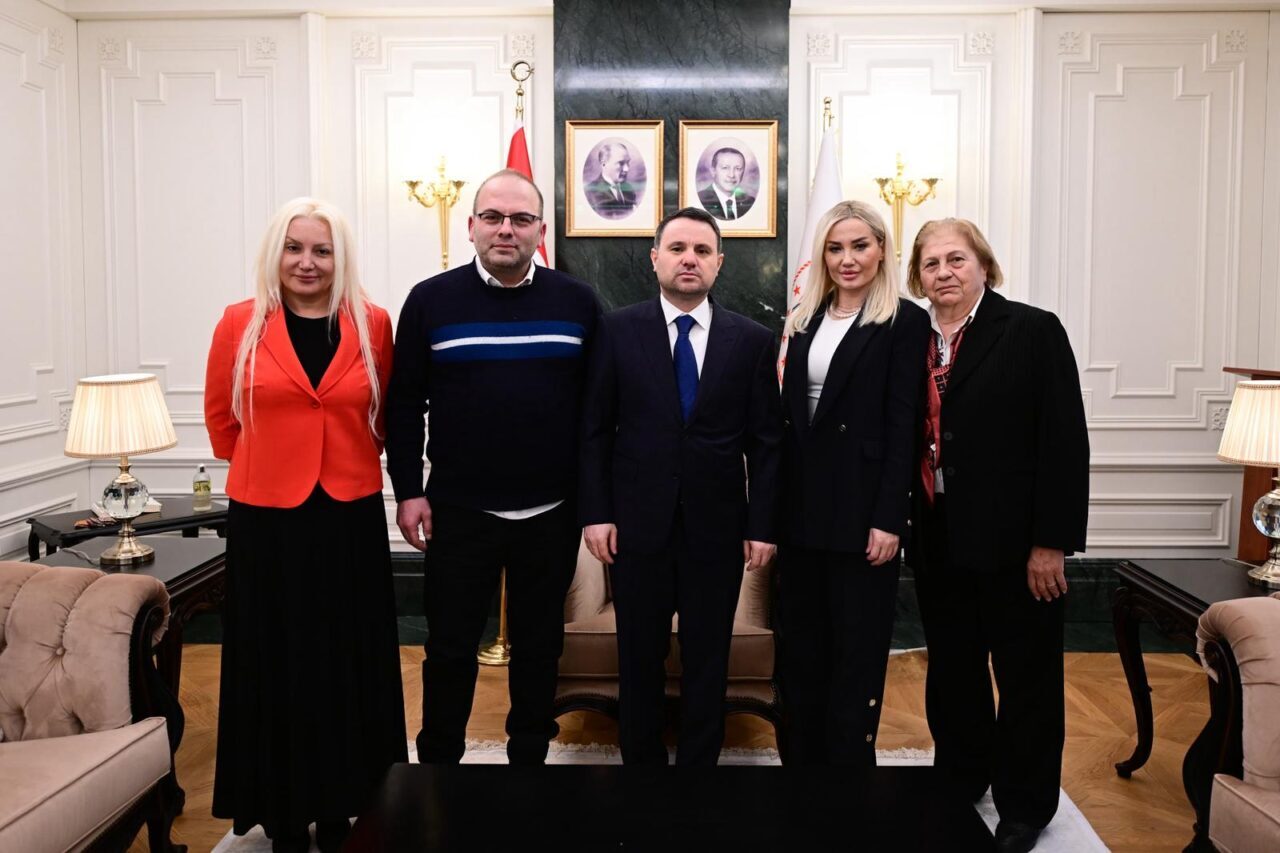 - "Burada bir cinayet var. Devletin bu cinayeti çözmesi, üzerine