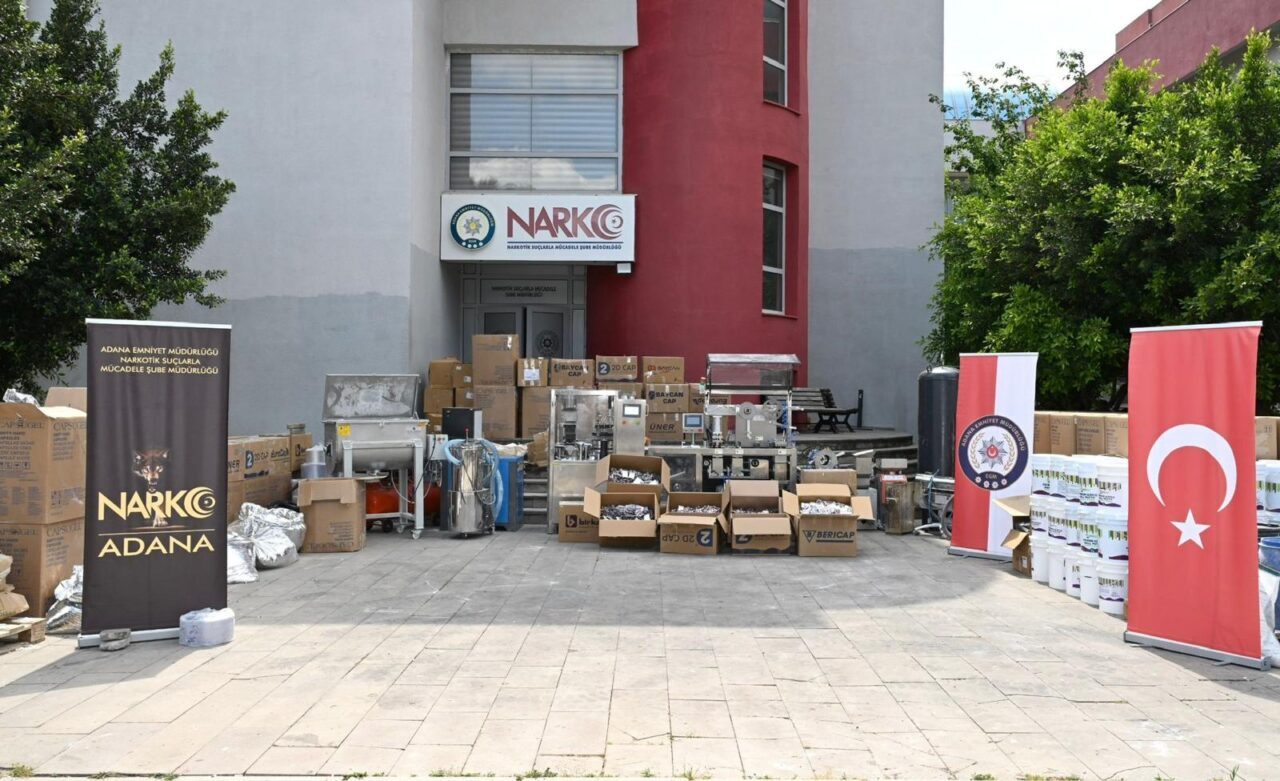- Operasyonda 4 milyon uyuşturucu etkili hap, 3 ton 994