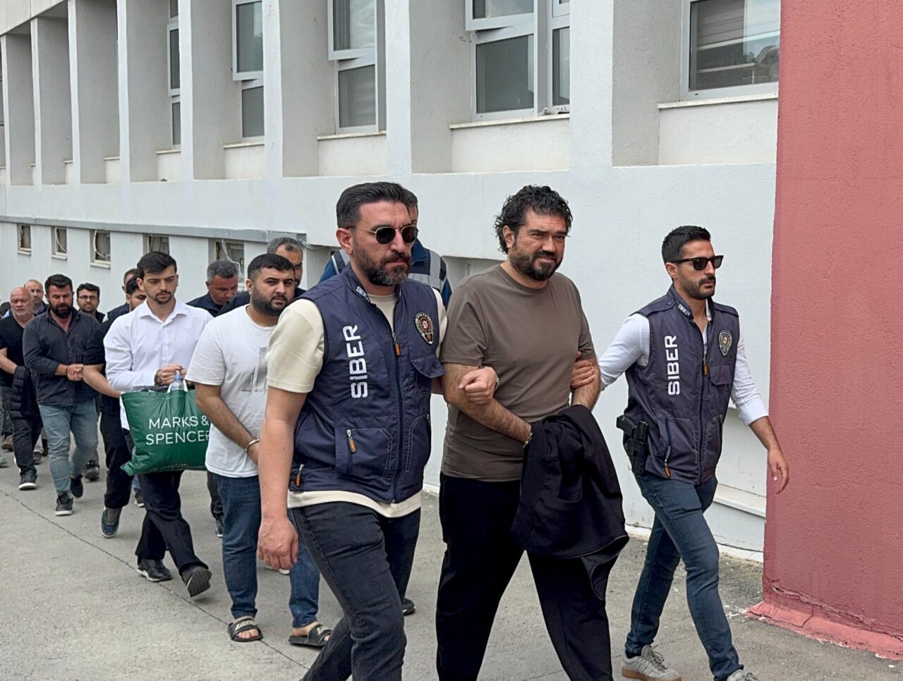 ADANA (AA) – Adana merkezli 21 ilde "yasa dışı bahis",