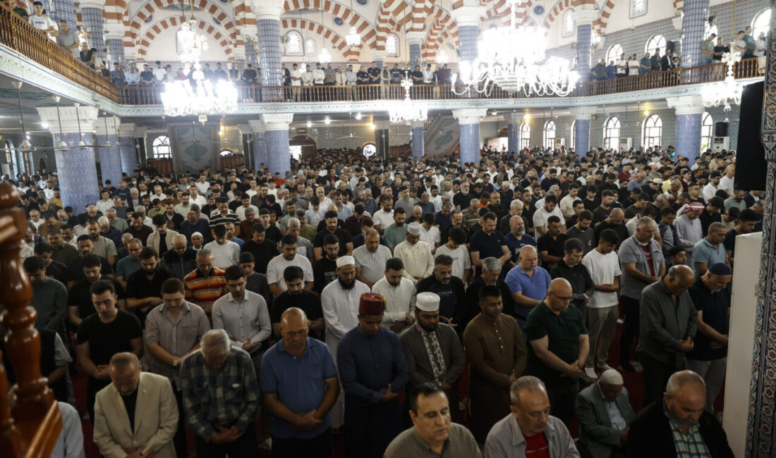 ADANA (AA) – Adana, Mersin, Hatay ve Osmaniye'de camileri dolduran