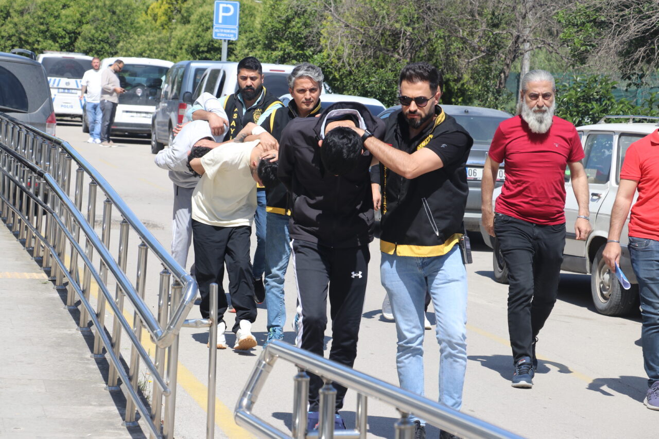 ADANA (AA) – Adana'nın merkez Seyhan ilçesinde 1 kişinin yaralandığı