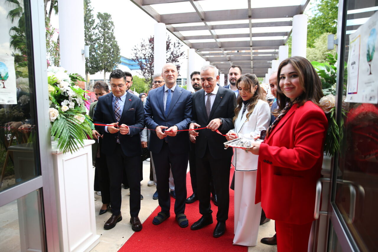 ADANA (AA) – Adana'da baharın müjdecisi olarak kabul edilen Hıdırellez,