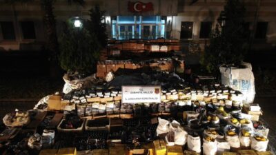 OSMANİYE (AA) – Adana'da kaçakçılık operasyonunda gözaltına alınan 3 zanlı