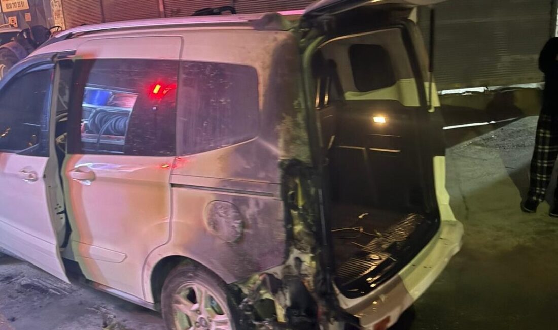 ADANA (AA) – Adana'nın merkez Seyhan ilçesinde otomobille çarpışan motosikletin
