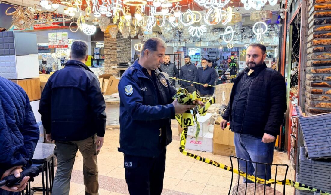 ADANA (AA) – Adana'nın merkez Seyhan ilçesindeki bir iş merkezinde