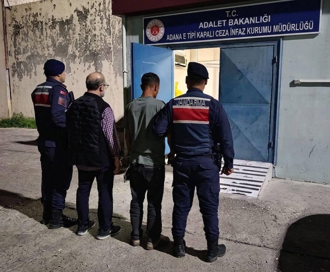 ADANA (AA) – Adana'nın merkez Yüreğir ilçesinde kendilerini polis olarak