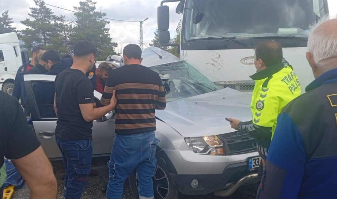 ADIYAMAN (AA) – Adıyaman'ın Gölbaşı ilçesinde tır ile otomobilin çarpışması