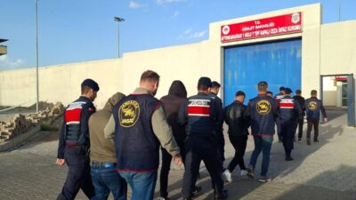 AFYONKARAHİSAR (AA) – Afyonkarahisar'da hırsızlık yaptıkları gerekçesiyle gözaltına alınan 7