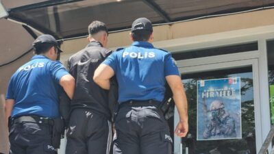 AFYONKARAHİSAR (AA) – Afyonkarahisar'da, kavga eden iki kadını ayırmak isteyen