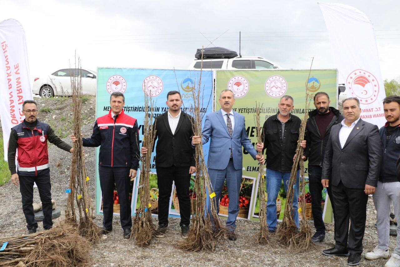 - Vali Önder Bozkurt:
- "Amacımız Ağrı Zirai Kalkınma Faaliyet Planı