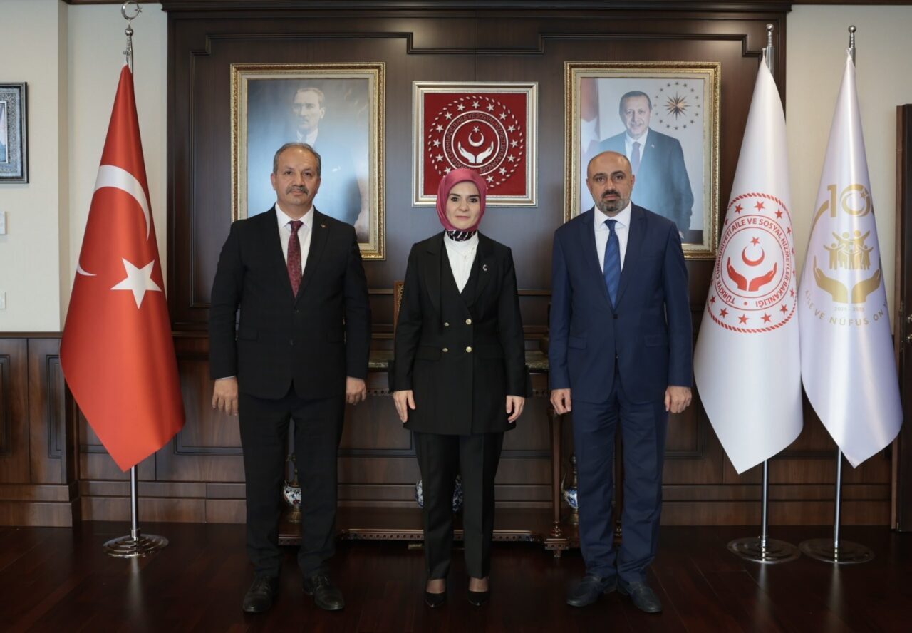 ANKARA (AA) – Aile ve Sosyal Hizmetler Bakanı Mahinur Özdemir