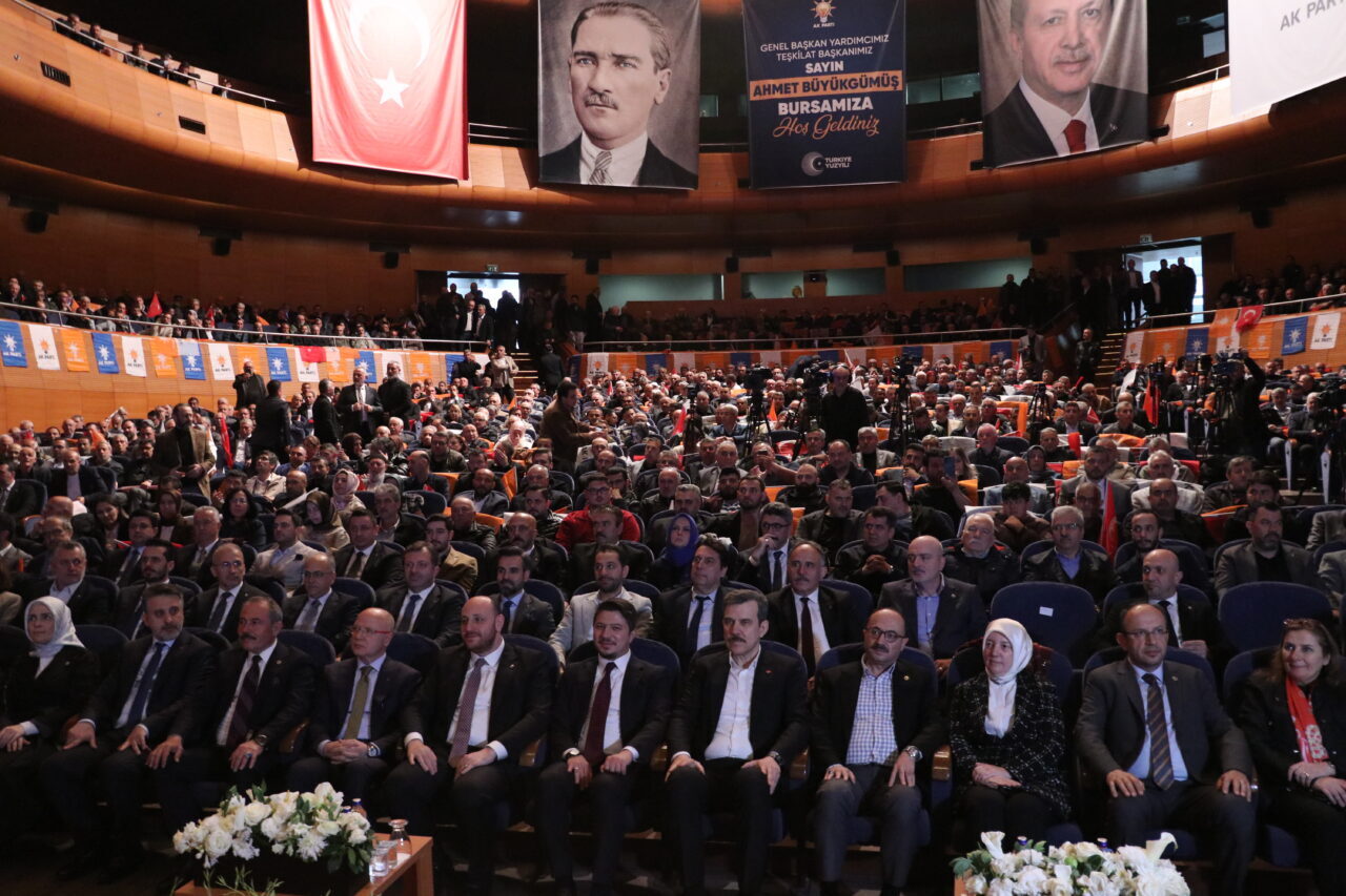 - "Biz Cumhuriyet Halk Partisinin düşmanı değiliz. Biz millete hizmet