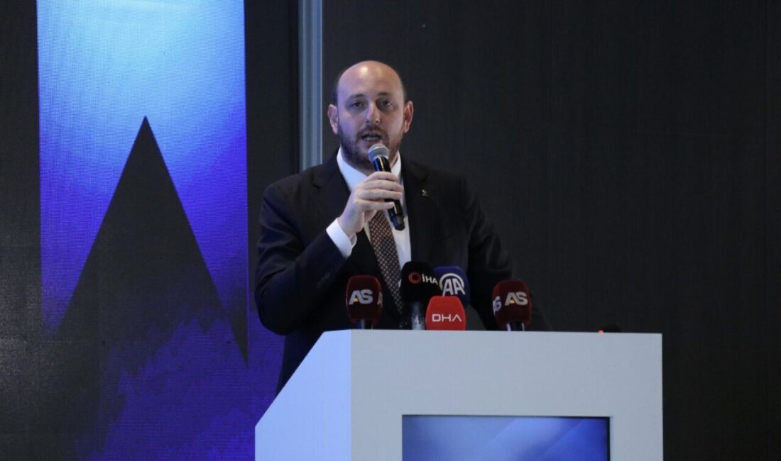 - "Dünyanın içinden geçtiği dönemde yeni bir eşiğin arifesinde olduğumuz