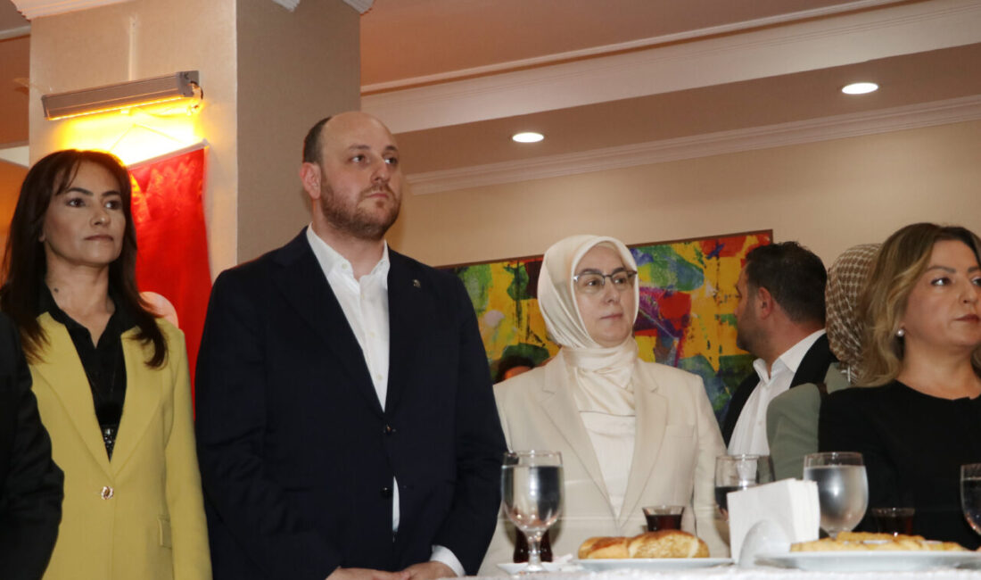 - "Dünyada eşitsizlikler, adaletsizlikler karşısında o haklı duruşu, o güçlü