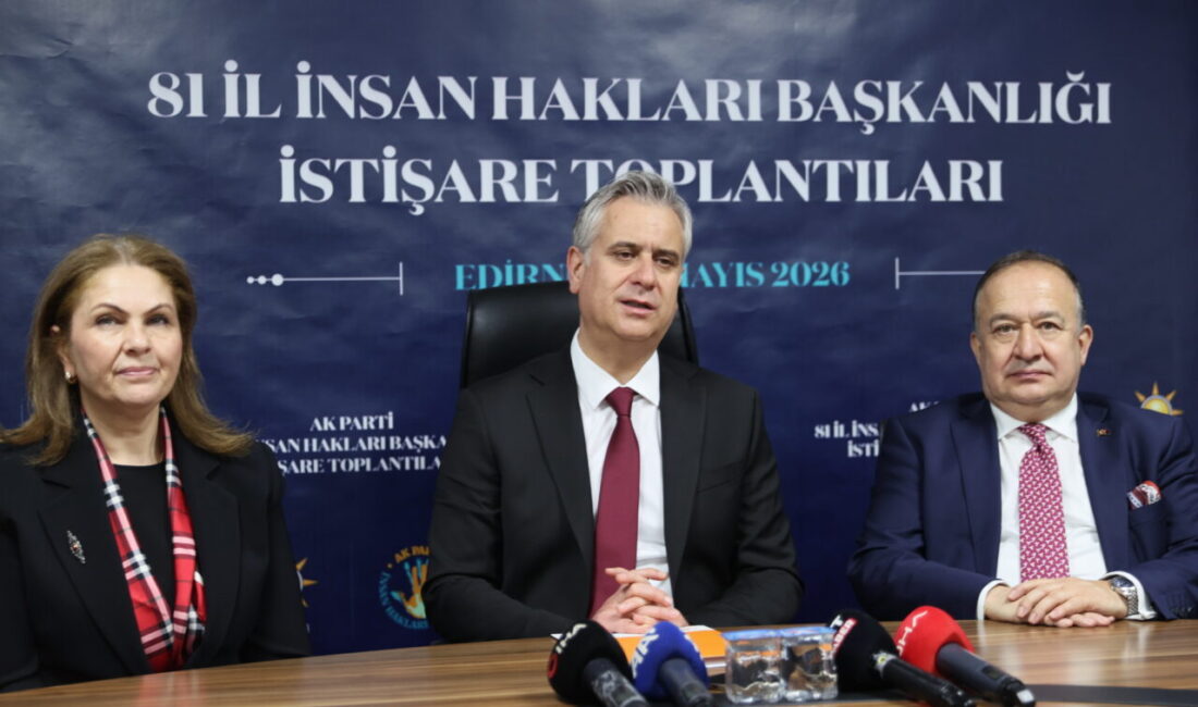 - "CHP yönetiminin kendisinin de artık tartışmalara konu olduğunu hep