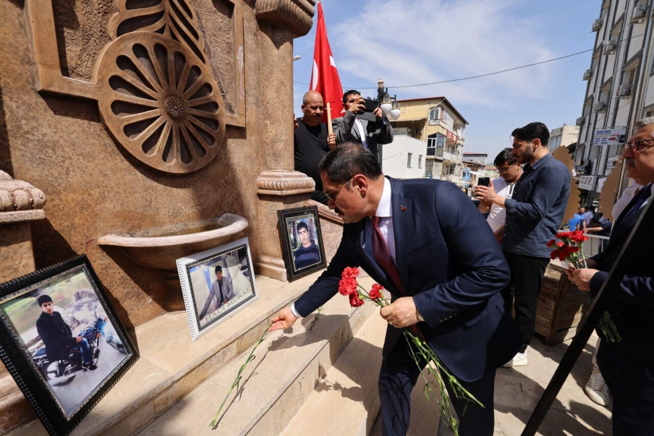 - "Kendi aramızda tartışmalar olabilir ama Türkiye'ye yönelecek her türlü