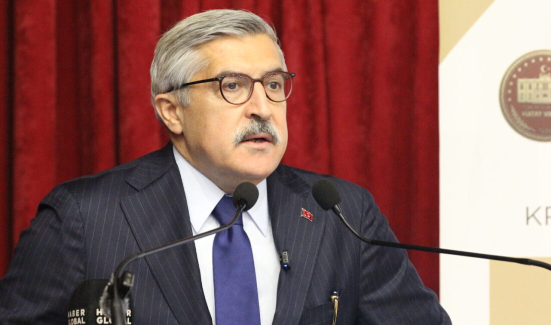 - "İnşallah geleceğe umutla bakıyoruz. Asrın felaketini, asrın dayanışmasına çevirmiş