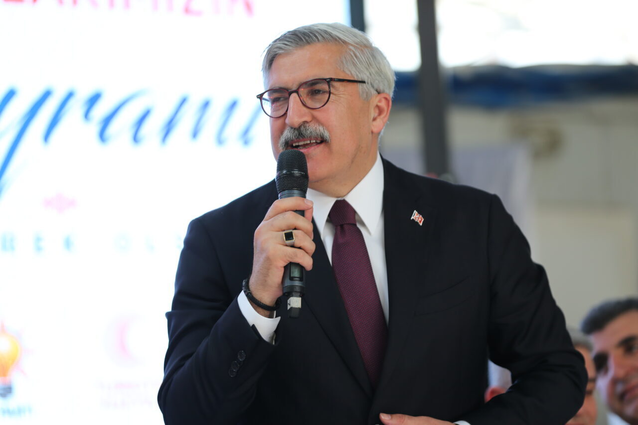 - "CHP kendi içindeki bu tartışmaları dileriz bir an önce