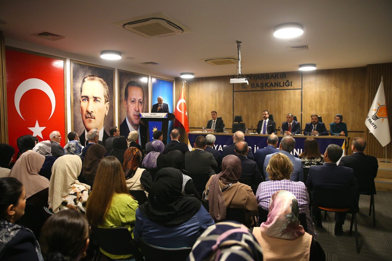 - "Benim için bu geniş gönül coğrafyasının içerisinde Diyarbakır ayrılmaz