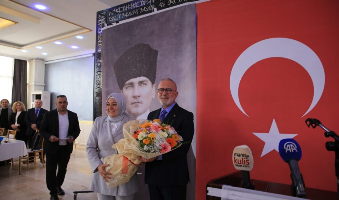 - "Bizim davamız kadınların omuzlarında yükselecek. Türkiye Yüzyılı hedeflerimize kadınlarımızın