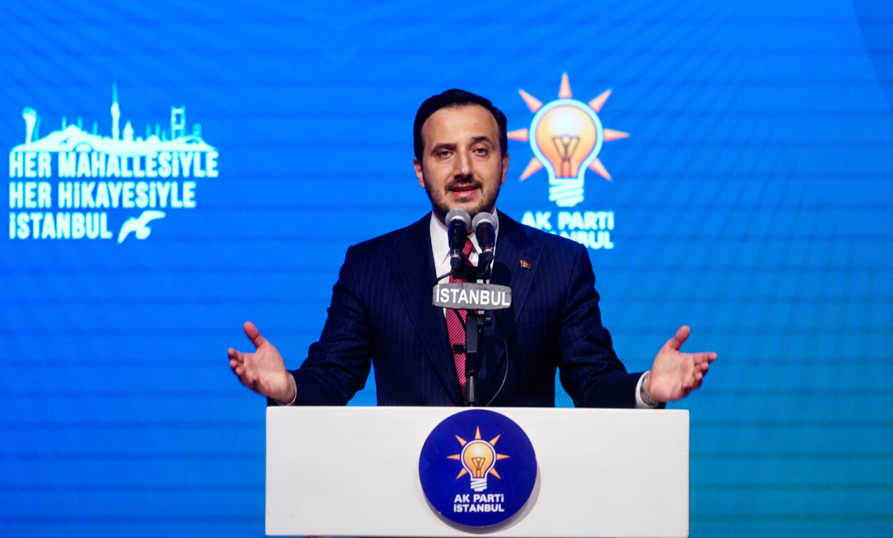 - AK Parti İstanbul İl Başkanı Abdullah Özdemir:
- "Site temsilcimiz