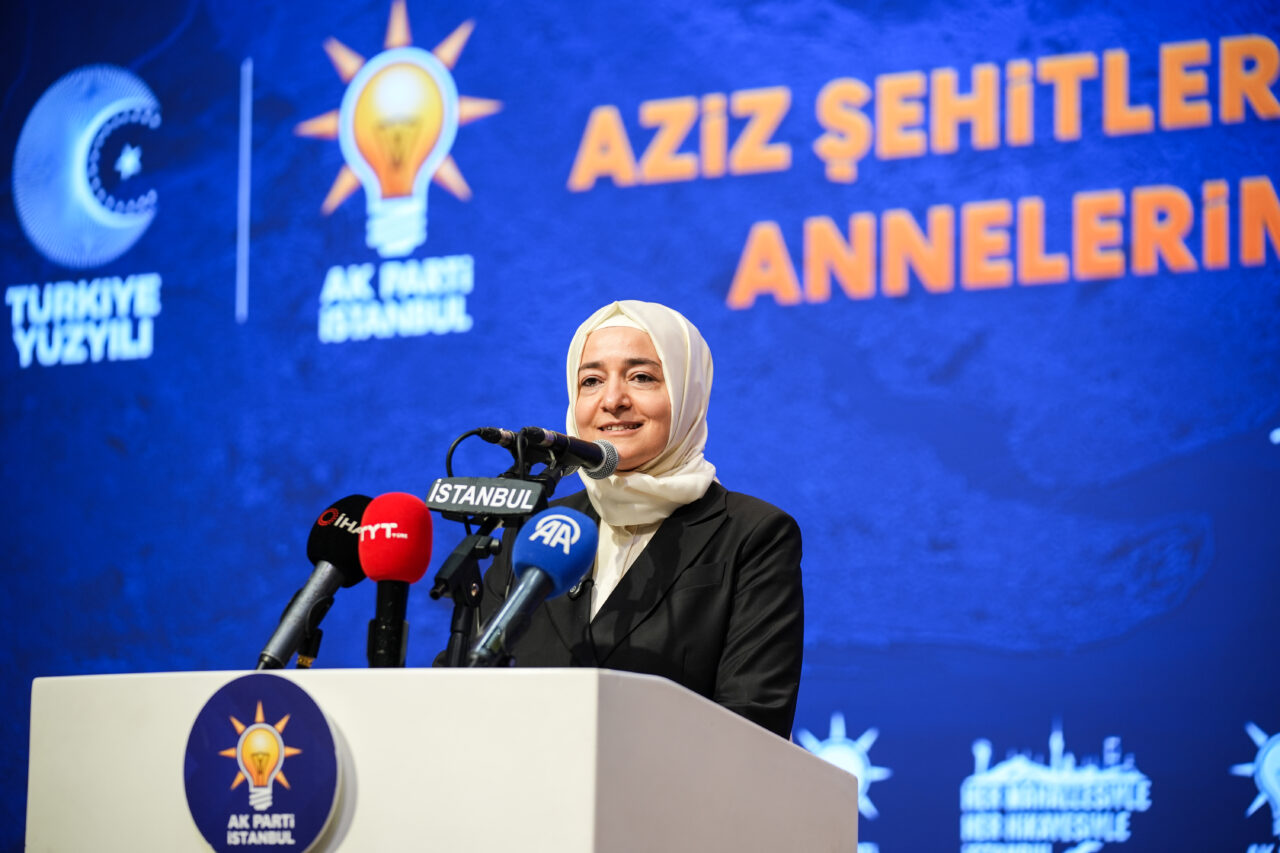 - AK Parti Genel Başkan Yardımcısı Fatma Betül Sayan Kaya:
-